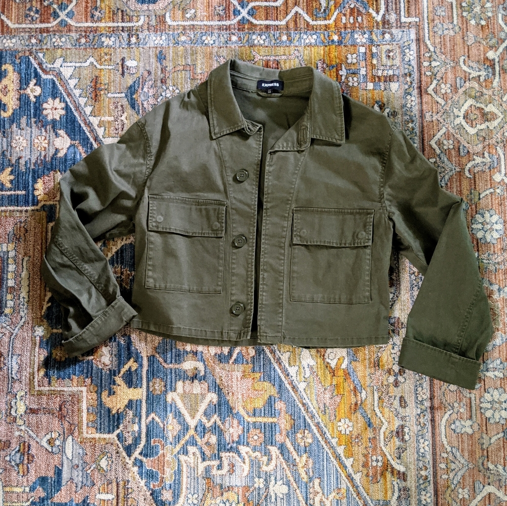 Express cropped oversize jacket.